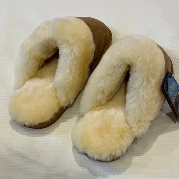 New Women’s LAMO Genuine Shearling Slippers Scuffs Size XL (9-10), NWT - Picture 2 of 7